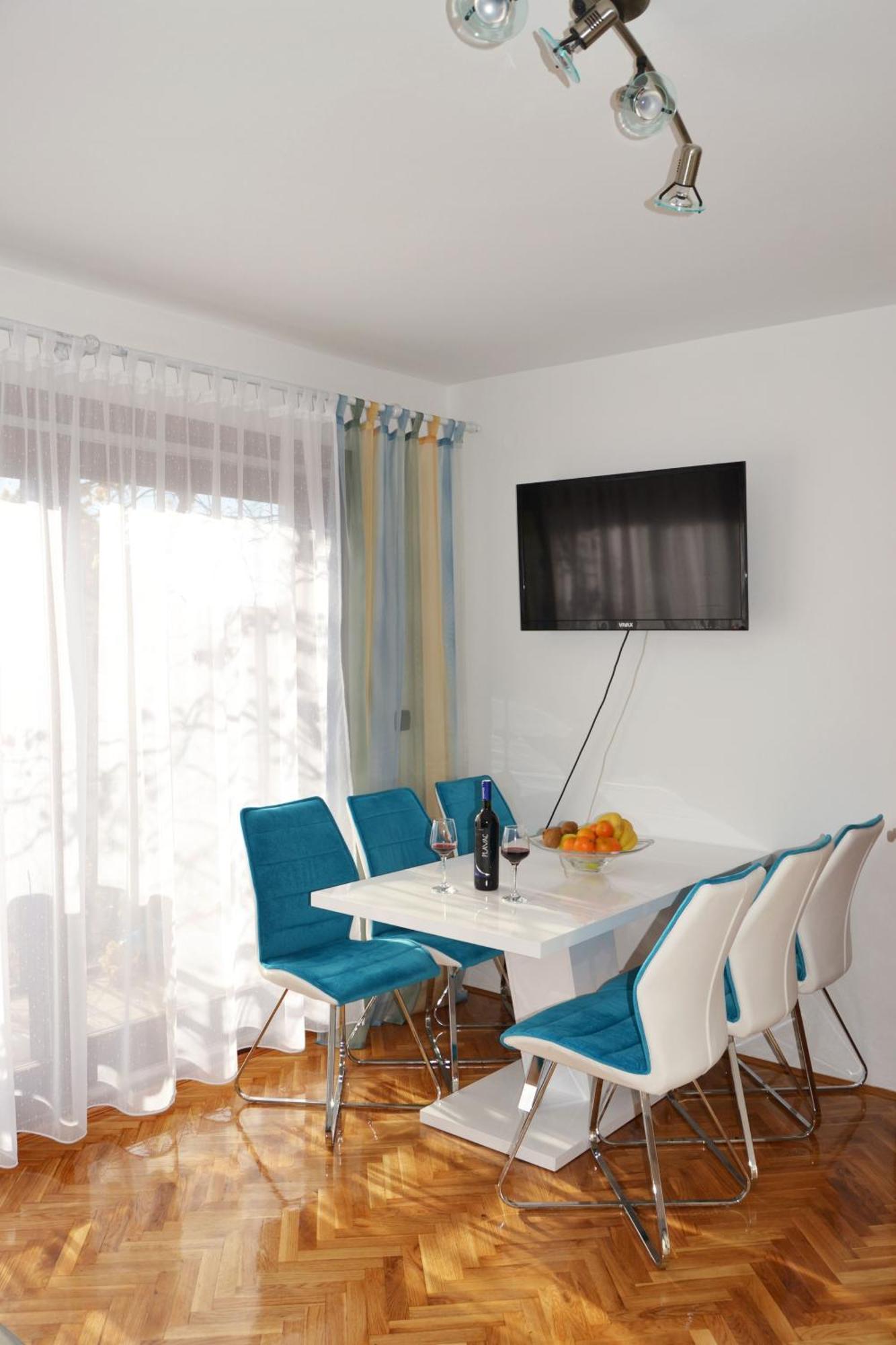 Apartments Mikulic Biograd Na Moru Quarto foto
