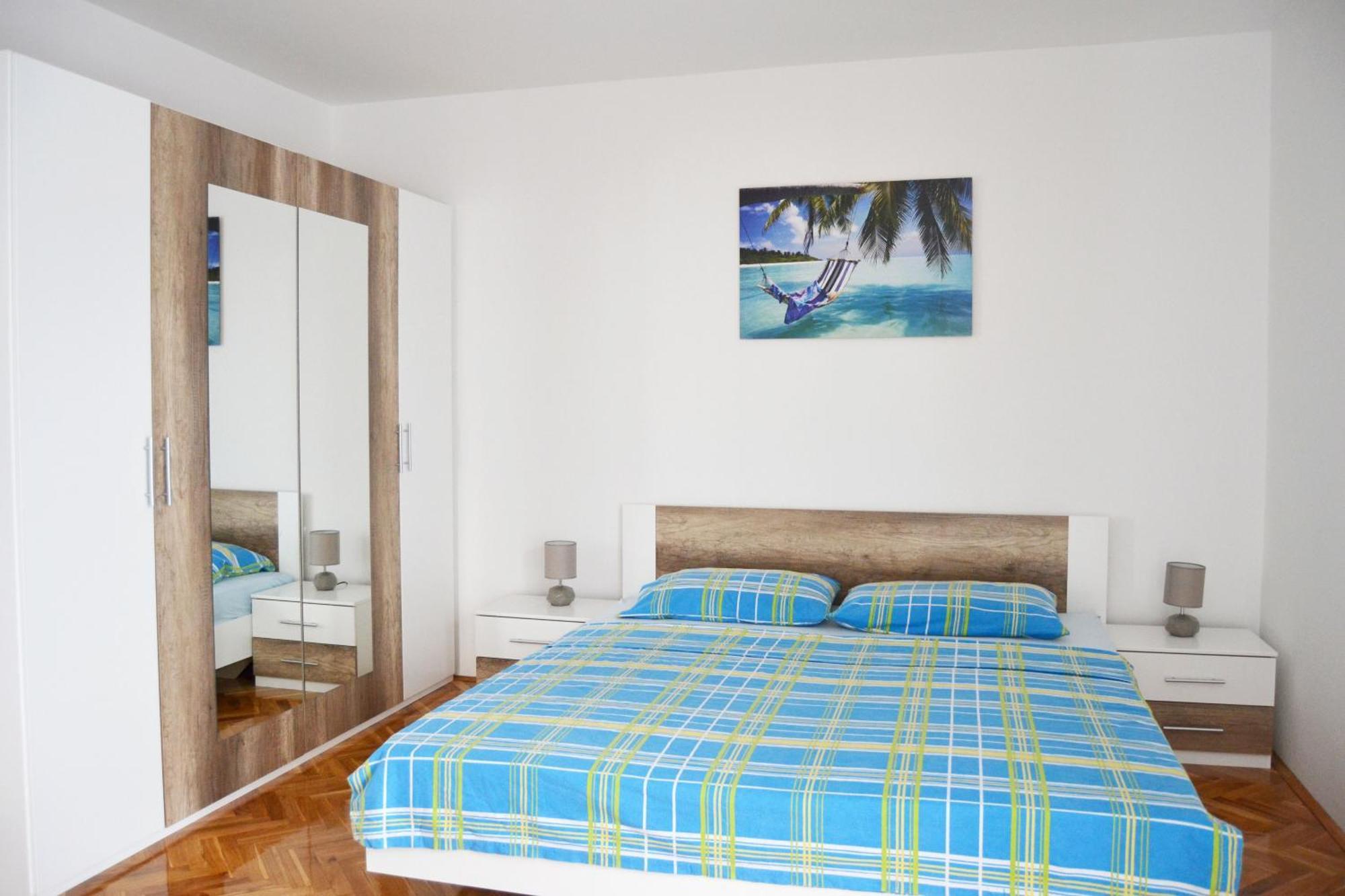 Apartments Mikulic Biograd Na Moru Quarto foto