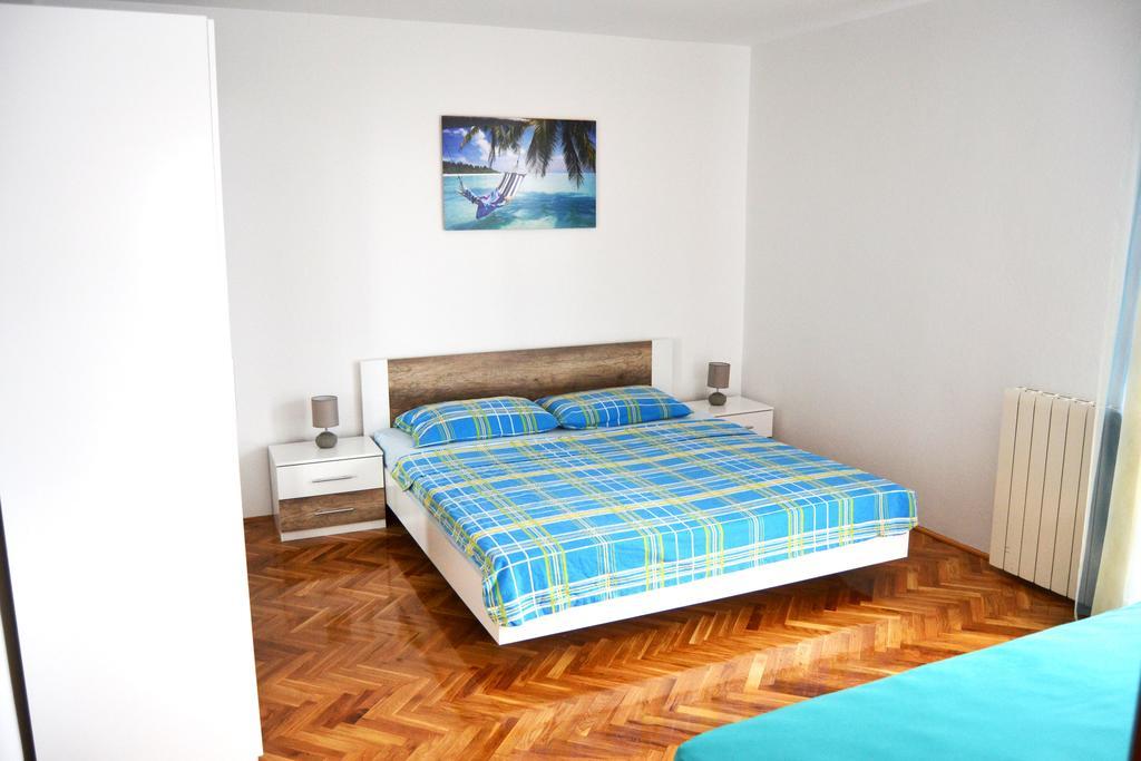 Apartments Mikulic Biograd Na Moru Exterior foto